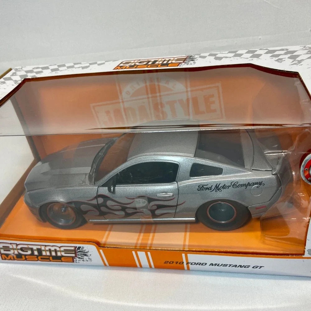 Jada 2010 Ford Mustang GT Big Time‎ Muscle 1:24 Die-cast Model Car NIP 2023 USA